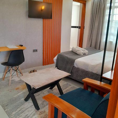 Sandalwood Suites Nakuru - Studios & One Bedroom Suites מראה חיצוני תמונה